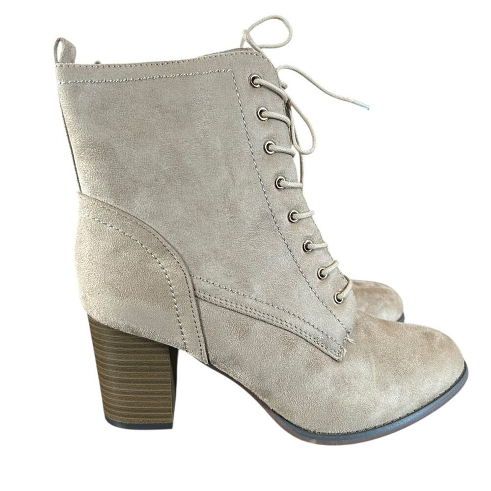 Journee Collection Baylor Lace Up Combat Heeled Bootie Taupe NEW Size 11